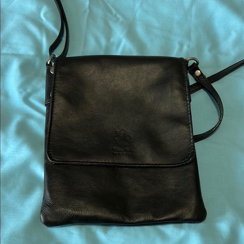 VERA PELLE Black Italian Leather Crossbody Bag